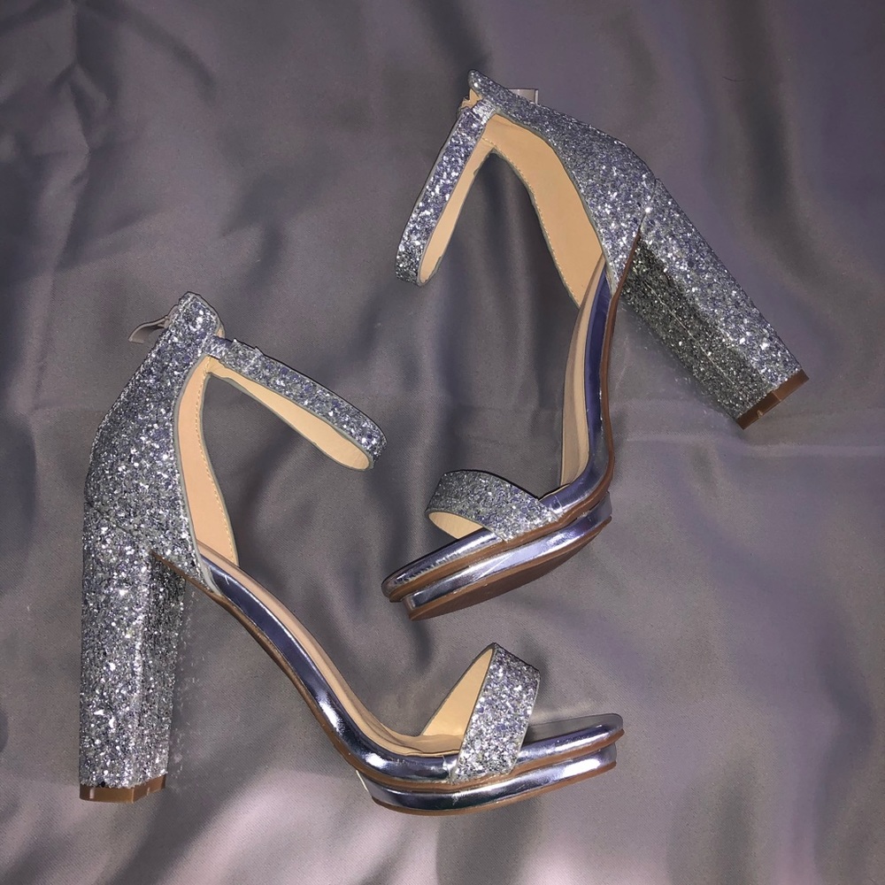 Gorgeous Sparkling Heels ✨